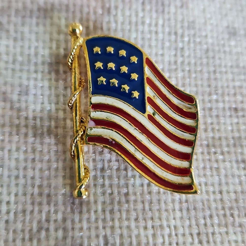 Vintage American Flag Pin